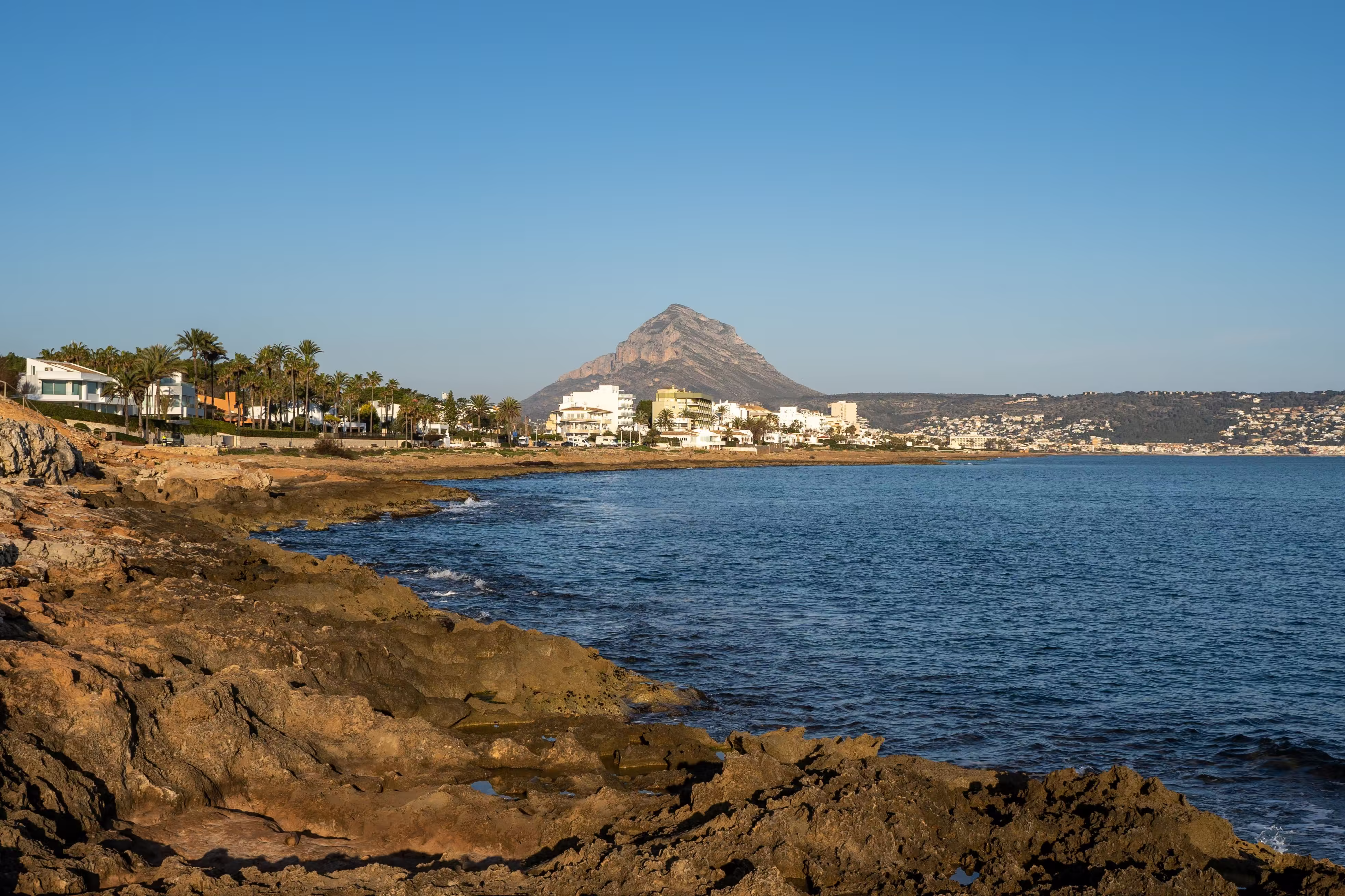 Looking for your ideal home? - We help you find the perfect property in Torrevieja background